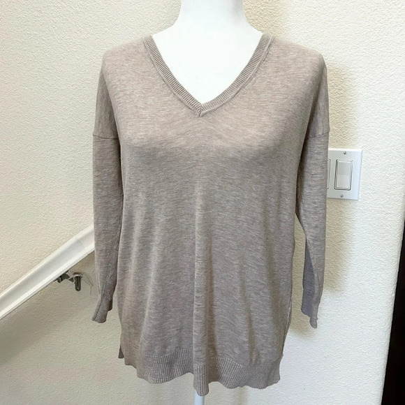 j crew 100% cotton vneck sweater size S 3/4 sleeve beige color excellent cond - Picture 1 of 11